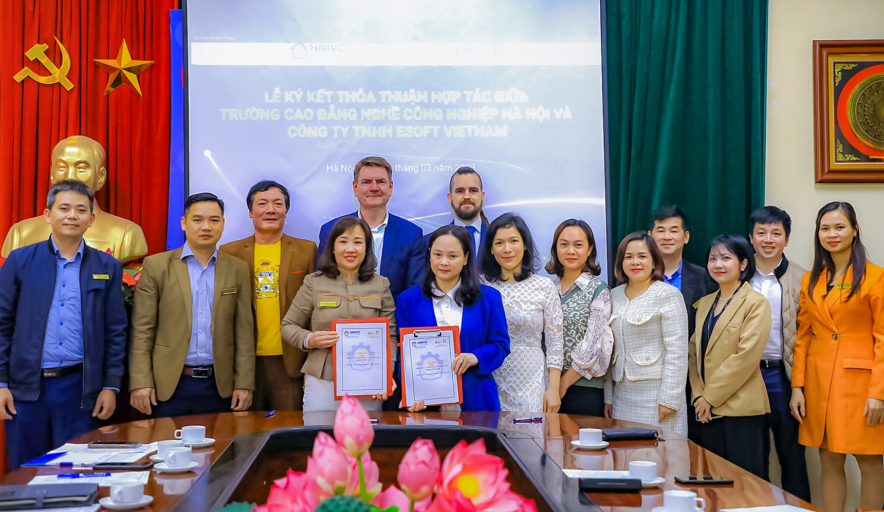 Lễ ký kết thoả thuận hợp tác giữa trường cao đẳng nghề công nghiệp hà nội và công ty tnhh esoft vietnam