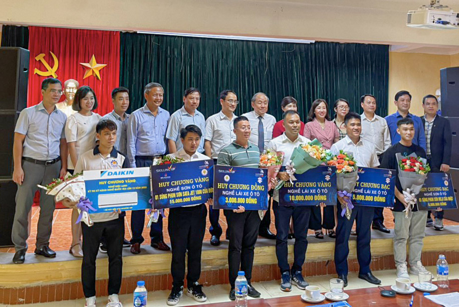 Lễ tổng kết và công bố kết quả kỳ thi kỹ năng nghề tại Hội đồng thi quốc gia số 2 tại Trường Cao đẳng nghề Công nghiệp Hà Nội