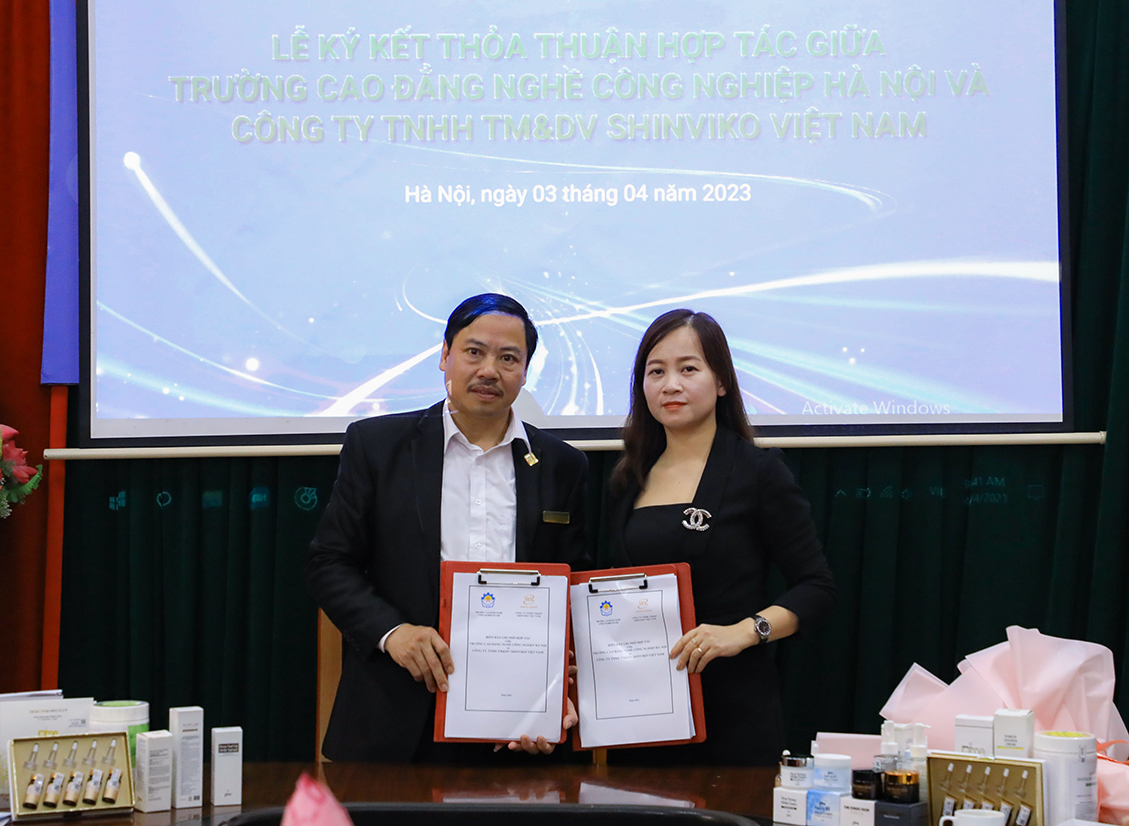 Lễ ký kết hợp tác giữa trường cao đẳng nghề công nghiệp hà nội và công ty tnhh tm&dv shinviko việt nam