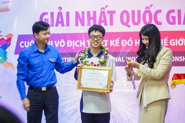 Nam sinh 17 tuổi học trường nghề xuất sắc đạt giải nhất vòng chung kết Quốc gia, đại diện của Việt Nam tham gia cuộc thi Vô địch Thiết kế đồ họa thế giới 2024.