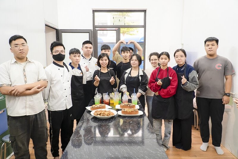 Ấm áp hành trình trao nghề, trao tương lai từ xưởng thực hành Làm bánh