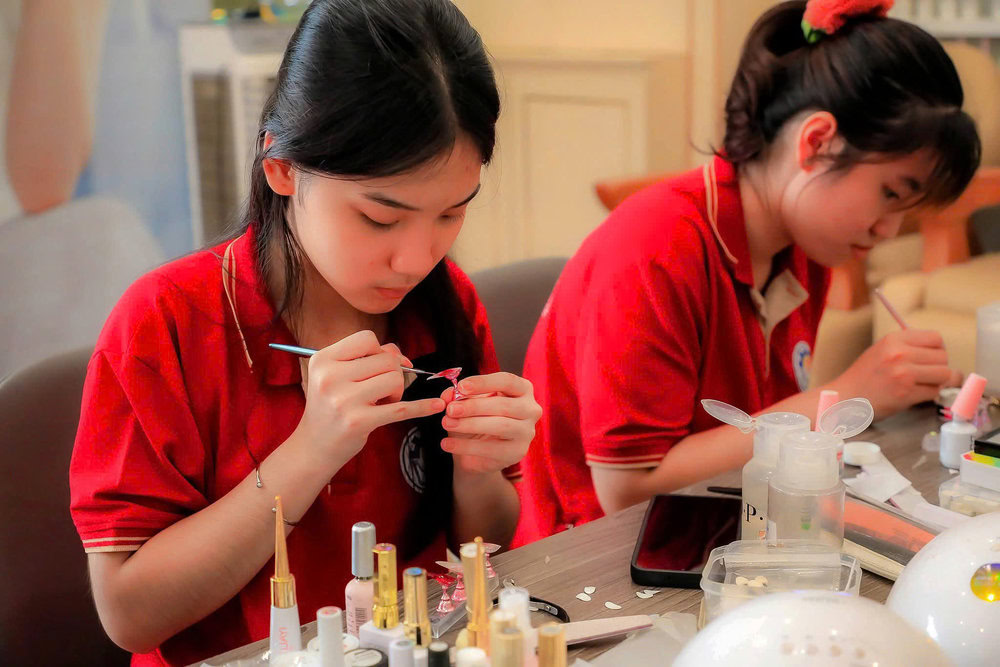 Tự tin lập nghiệp bắt đầu từ lớp học làm đẹp ngắn hạn