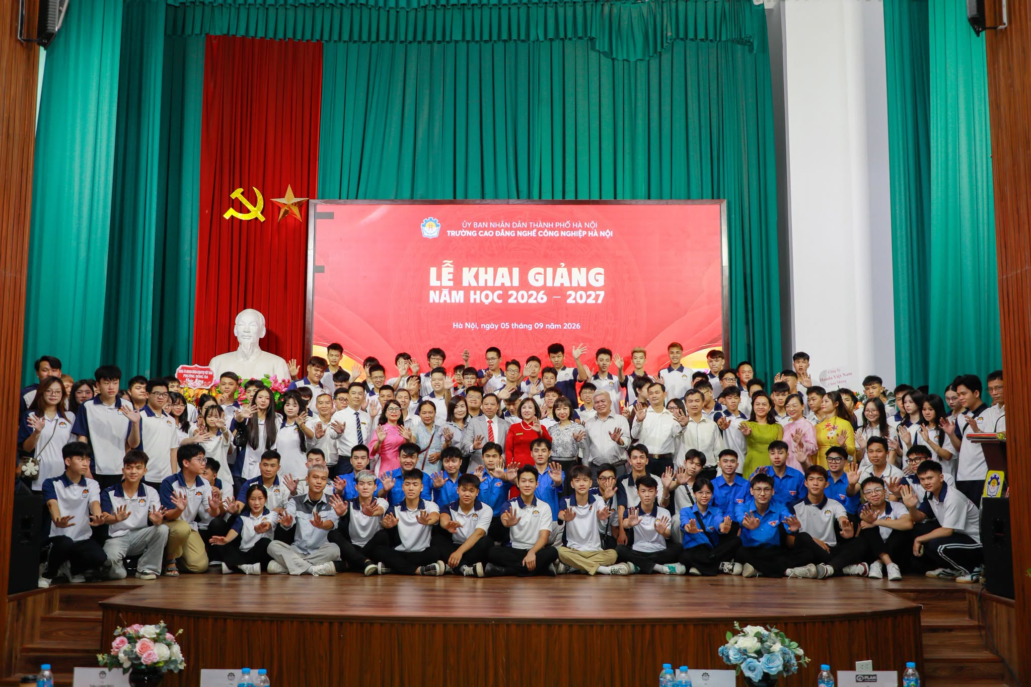 HNIVC KHAI GIẢNG NĂM HỌC 2026–2027: CHUNG MỘT NHỊP TRỐNG – MỞ MỘT HÀNH TRÌNH MỚI
